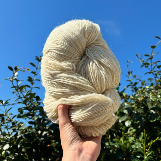 Artisaani Villalanka, Käsinkehrätty 100% Virgin wool