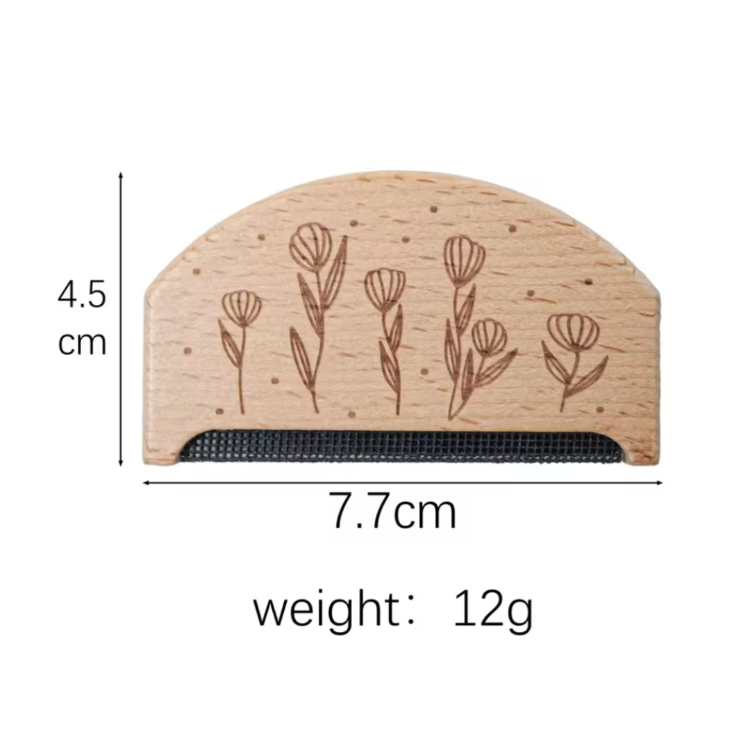 Villakampa - Nukanpoistaja - Puinen nypynpoistaja – villakampa neuleiden pinnan siistimiseen