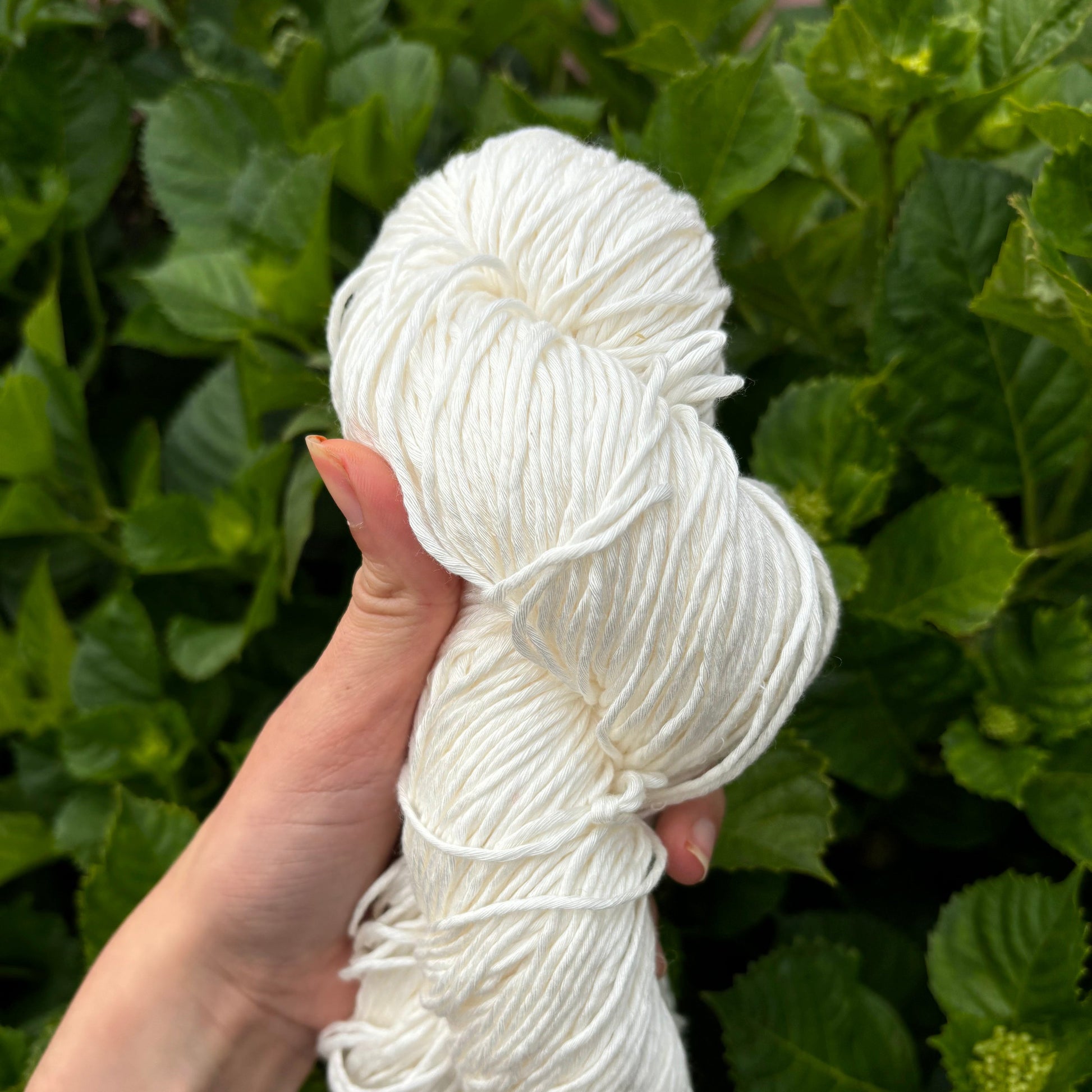 Bamboo-yarn-white