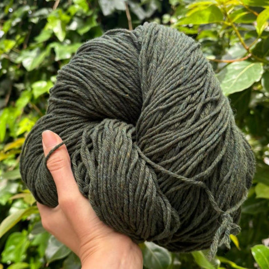 Merinovilla, merinolanka, Vari Metsä, soft wool, merino wool in green, DK