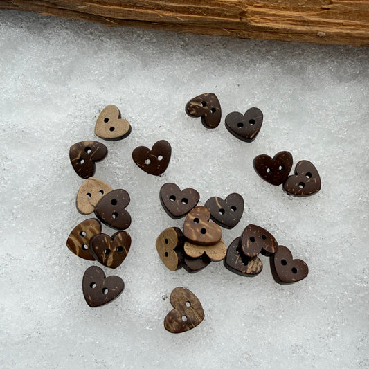 sydämenmuotoiset-kookosnapit-5kpl-luonnonmateriaali-kasityo-villama